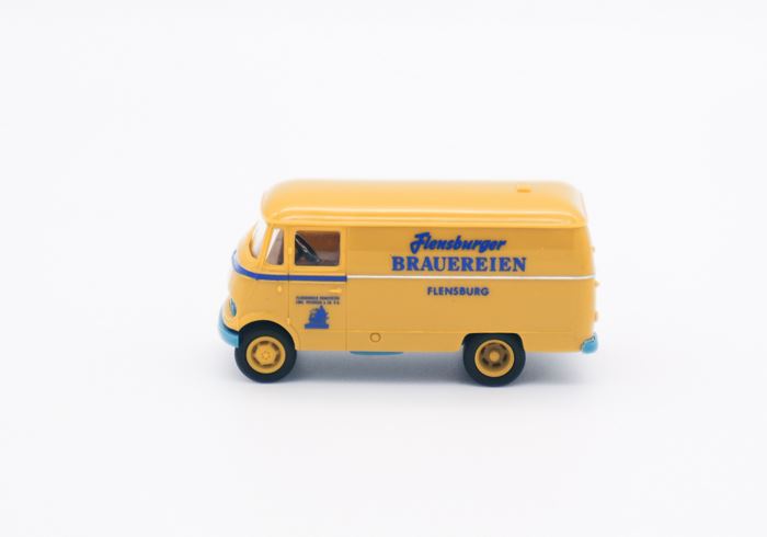 Brekina Mercedes Benz L 319 'Flensburger Brauereien'