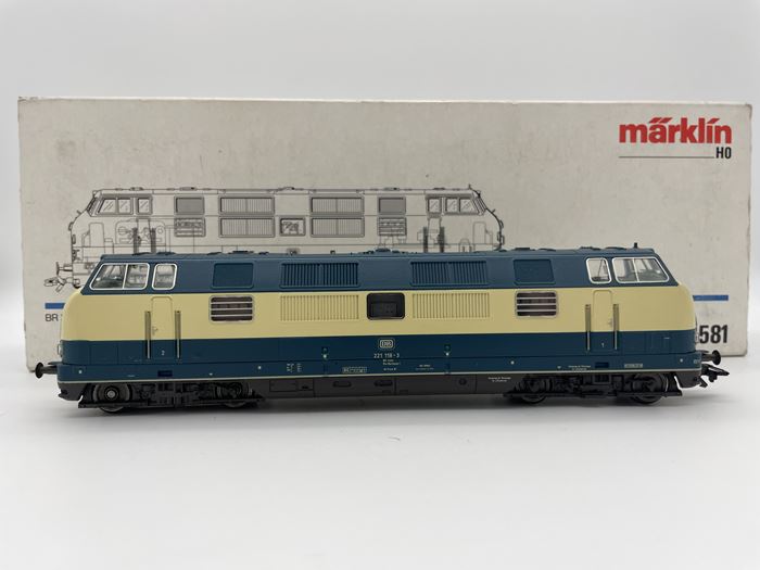 Märklin 3581 DB BR 221 diesellokomotiv, AC digital