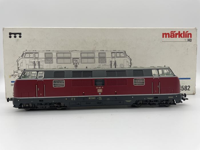 Märklin 3582 DB BR 221 diesellokomotiv, AC digital