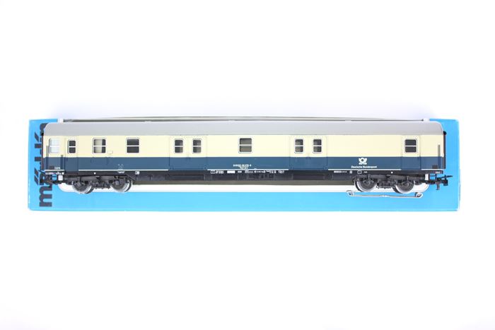 Märklin 4157 DB Post mrz postvogn med lys
