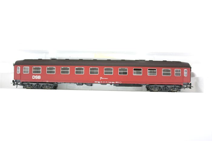 Roco 44417.1 DSB B passagervogn (1)
