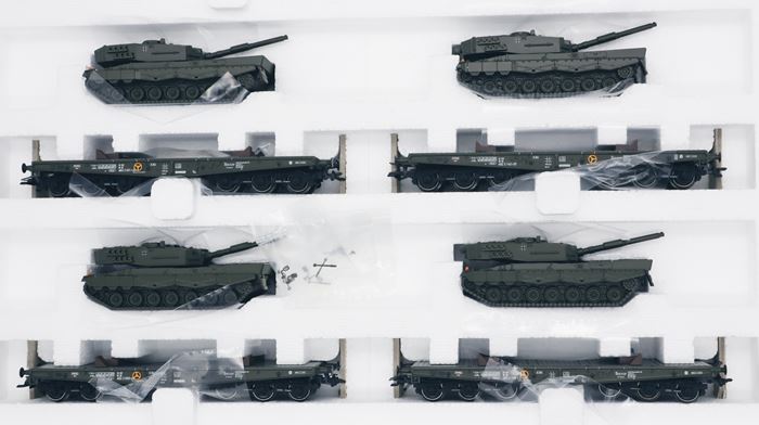 Trix 21338 DB godsvognsæt med Bw Leopard 2