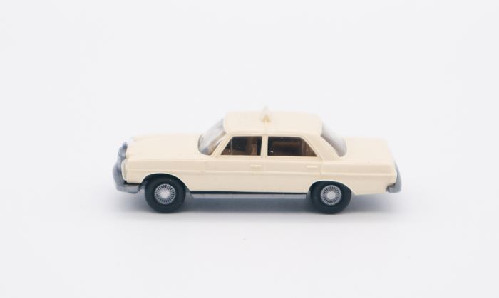 Wiking Mercedes Benz 200/8 Limousine 'Taxi', beige